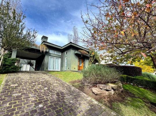 Casa em Condomínio à venda no bairro Alphaville, Gramado, Referencia: 1565