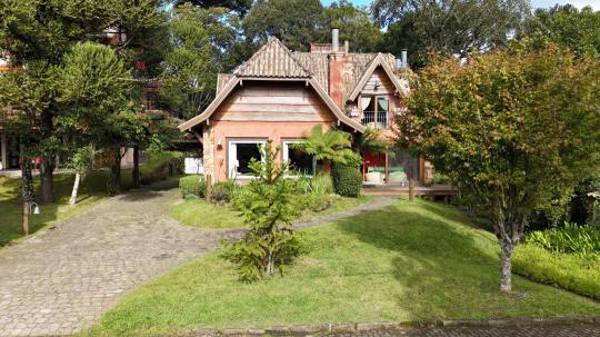 Casa em Condomínio à venda no bairro Cond. Saint Moritz, Gramado, Referencia: 1571
