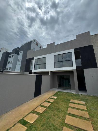 Casa Geminada à venda no bairro Parque Xangri-Lá, Contagem, Referencia: 171337