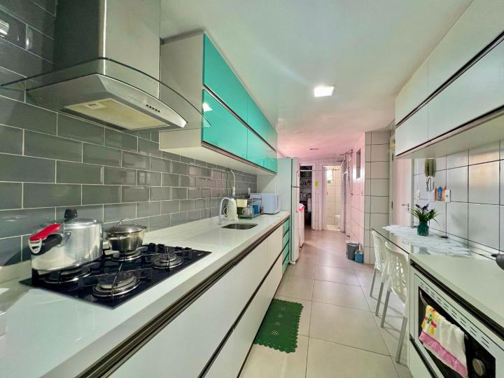 Apartamento à venda no bairro Cocó, Fortaleza, Referencia: AP0171