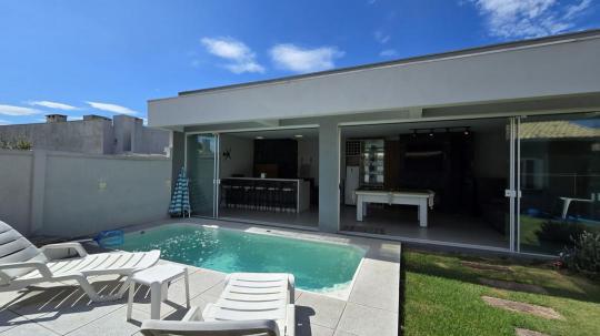 Casa à venda no bairro Centro, Xangri-Lá, Referencia: 2189