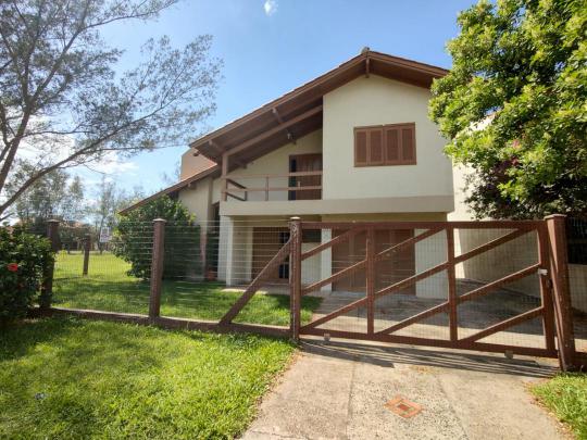 Casa à venda no bairro Centro, Imbé, Referencia: I8838