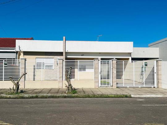 Casa à venda no bairro Atlântida Sul, Osório, Referencia: 080