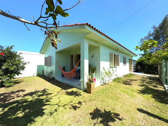Casa à venda no bairro Atlântida Sul, Osório, Referencia: 006