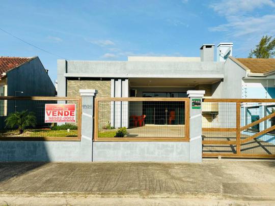 Casa à venda no bairro Atlântida Sul, Osório, Referencia: 019