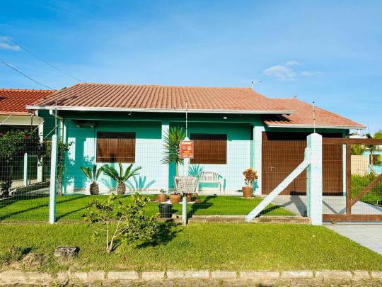 Casa à venda no bairro Atlântida Sul, Osório, Referencia: 042