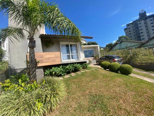 Casa à venda no bairro Jardim América, Caxias do Sul, Referencia: Ca 733