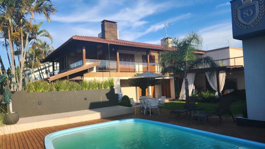 Casa - Sobrado à venda no bairro Centro, Campo Bom, Referencia: 1111