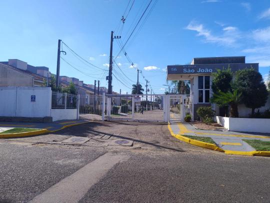 Casa em Condomínio à venda no bairro Olaria, Canoas, Referencia: CA2383