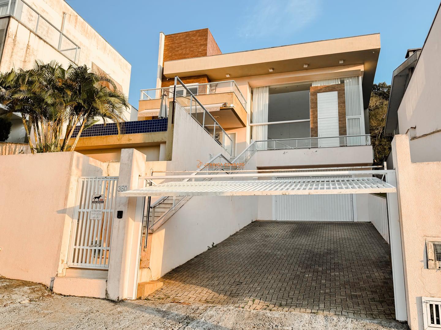 Casa de 4 quartos, 335m² no bairro Primeiro de Maio, em Brusque | Eu Corretor